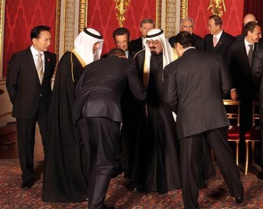 bowing to Saudi King.jpg